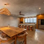 Brutalist 7br Masterpiece Design, Luxury Pool Сasa de vacaciones