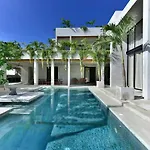 Brutalist 7br Masterpiece Design, Luxury Pool Сasa de vacaciones *