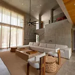 Brutalist 7br Masterpiece Design, Luxury Pool Сasa de vacaciones Tulum