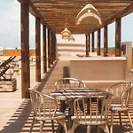 Luxury 3 Bdr Apartment With Gym And Rooftop Pool
