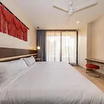 Lux 2br With Rooftop Pool And Close To
