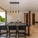 Сasa de vacaciones Lux 2br With Rooftop Pool And Close To *