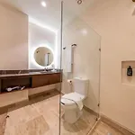 Lux 2br With Rooftop Pool And Close To Сasa de vacaciones