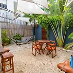 Colorful Downtown House With Private Pool *