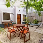 Сasa de vacaciones Colorful Downtown House With Private Pool Tulum