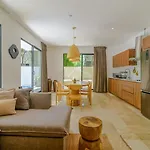 Private Hot Tub, Pool, Outdoor Cinema, 750 Mb