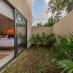 Asana With Stunning Luxury Pool And Private Rooftop Villa