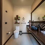 Asana With Stunning Luxury Pool And Private Rooftop *
