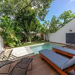 Asana With Stunning Luxury Pool And Private Rooftop Villa