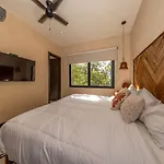 Asana With Stunning Luxury Pool And Private Rooftop Tulum