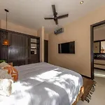Asana With Stunning Luxury Pool And Private Rooftop