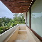 Luxe Jacuzzi