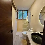 Luxe Jacuzzi