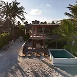 Casa Aakbal - Luxury Beach Front Villa