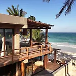 Casa Aakbal - Luxury Beach Front Villa