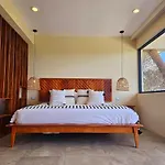 Ph Balcony With Jacuzzi, Gym & Pool