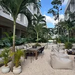 New Villa With Bathtub And Jacuzzi