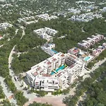 70\'S Experience In Tulum With Pool View