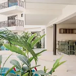 70\'S Experience In Tulum With Pool View