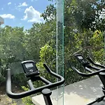 2 Bedrooms 10 Minutes To The Beach