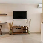 Spacious Jungle Retreat Near Beaches & Hotel Zone