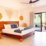 Niik Tulum