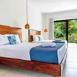 Niik Hotel 4*