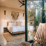 Round Luxury Jungle Villa Priv Pool-Concierge 4A