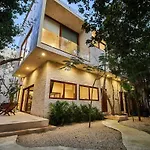 Villa Alux, La Veleta