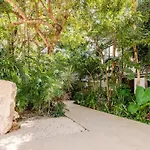 Estudio En Av. Coba Para 4 Personas