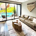 Exclusivo! 2 Dormitorios, 4 Camas, De 1 A 6 Huéspedes Con Terraza Directo A La Alberca Y Otra Alberca Azotea Wifi , Gym , Sauna, Elevador Y Mas!!! Apartamento