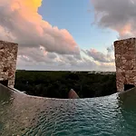 Exclusivo! 2 Dormitorios, 4 Camas, De 1 A 6 Huéspedes Con Terraza Directo A La Alberca Y Otra Alberca Azotea Wifi , Gym , Sauna, Elevador Y Mas!!! * Tulum