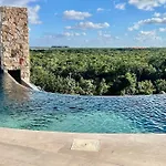Exclusivo! 2 Dormitorios, 4 Camas, De 1 A 6 Huéspedes Con Terraza Directo A La Alberca Y Otra Alberca Azotea Wifi , Gym , Sauna, Elevador Y Mas!!! Tulum