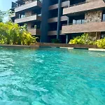 Apartamento Exclusivo! 2 Dormitorios, 4 Camas, De 1 A 6 Huéspedes Con Terraza Directo A La Alberca Y Otra Alberca Azotea Wifi , Gym , Sauna, Elevador Y Mas!!! Tulum
