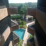 Apartamento Exclusivo! 2 Dormitorios, 4 Camas, De 1 A 6 Huéspedes Con Terraza Directo A La Alberca Y Otra Alberca Azotea Wifi , Gym , Sauna, Elevador Y Mas!!! *