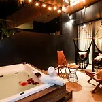 Close To The Beach,ground Floor, Jacuzzi, 1gb Wi-fi