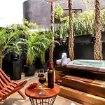 Close To The Beach,ground Floor, Jacuzzi, 1gb Wi-fi