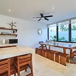 Casa Reyna And Casa Solesta 10 Bedroom