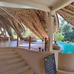 Jacuzzi Retreat Sunrise Haven