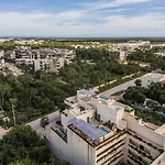2 Story Penthouse Rooftop Pool