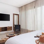 Villa Amalia 5 Bdr W Private Pool In Aldea Zama