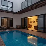 Сasa de vacaciones Amalia 5 Bdr W Private Pool In Aldea Zama *