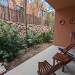 Stylish Duplex Lower Level 2-Br Wifi Pool Gym