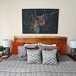 Stylish Duplex Lower Level 2-Br Wifi Pool Gym