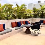 Center Family Double Four Guest With Free Parking Pool Ac Kitchenette Near Tulum