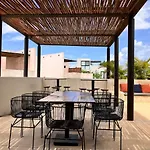Center Family Double Four Guest With Free Parking Pool Ac Kitchenette Near