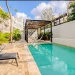 Center Family Double Four Guest With Free Parking Pool Ac Kitchenette Near Apartamento *
