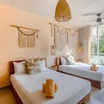 Center Family Double Four Guest With Free Parking Pool Ac Kitchenette Near * Tulum