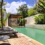Center Family Double Four Guest With Free Parking Pool Ac Kitchenette Near Apartamento *