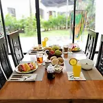 Private Jungle Cool Pool 500 Mbps Wi-fi 3 Bikes King Bed Apartamento